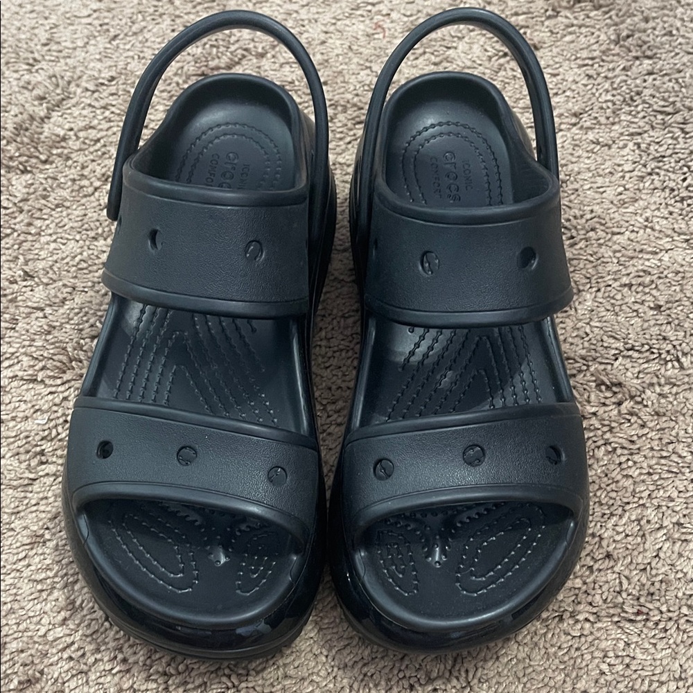 CROCS Womens Megacrush Black Sandals - Picture 2 of 4